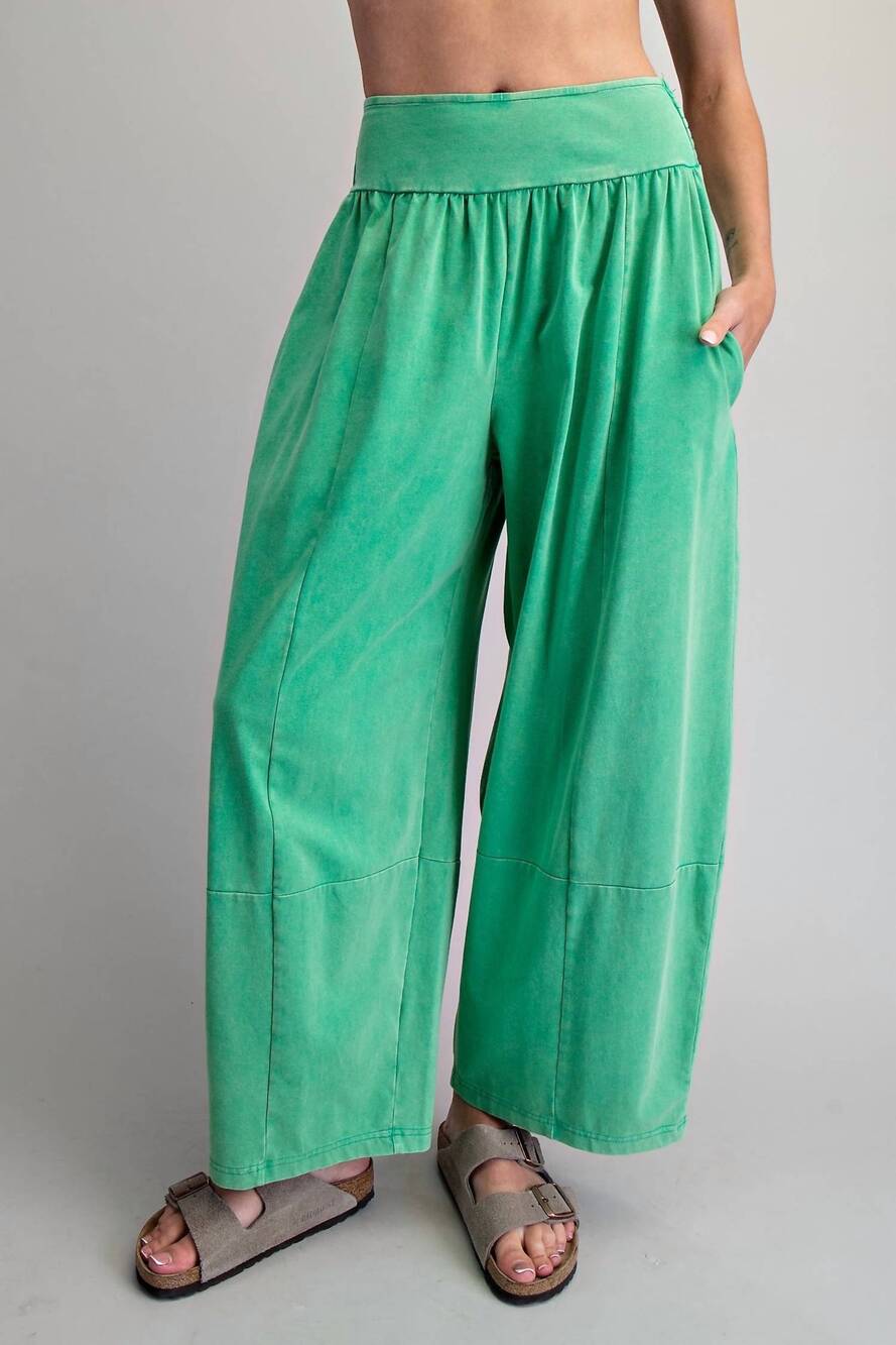 NEW EE:SOME women's catching up bottoms in green